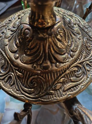 Lámpara antigua de metal y cristal