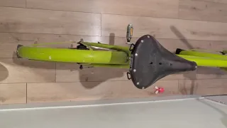 Bicicleta de paseo verde