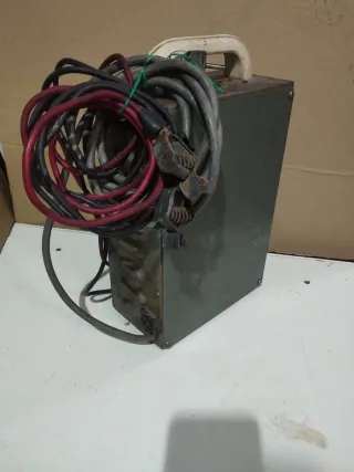 Cargador de Baterías BALAR Antiguo