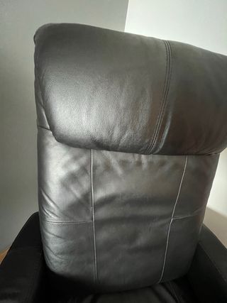 Sillón reclinable de piel negro