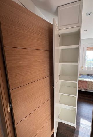 Armario estrecho blanco IKEA