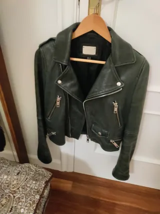 Chaqueta cuero negra Mango Talla S