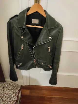 Chaqueta cuero negra Mango Talla S