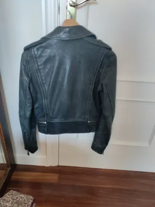 Chaqueta cuero negra Mango Talla S