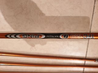 Palos de Golf Ping y Bolsa Titleist