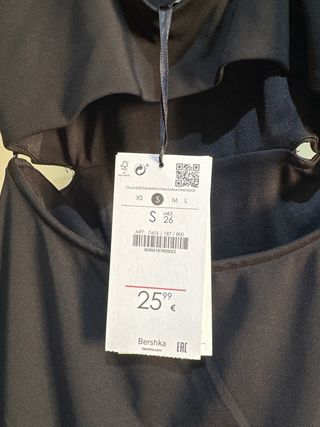 Vestido Cut Out Negro con Abertura