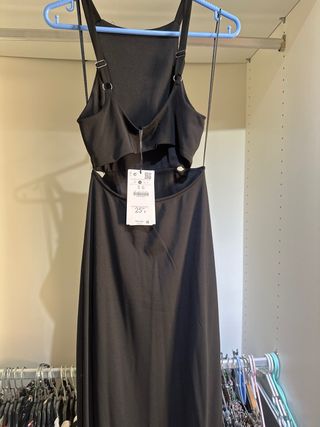 Vestido Cut Out Negro con Abertura