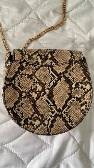 Bolso cadena efecto piel serpiente