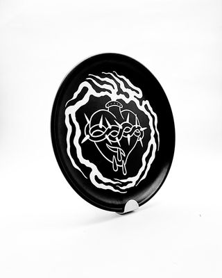 Piatto in ceramica inciso a mano