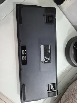 Teclado Mecánico Negro y Blanco