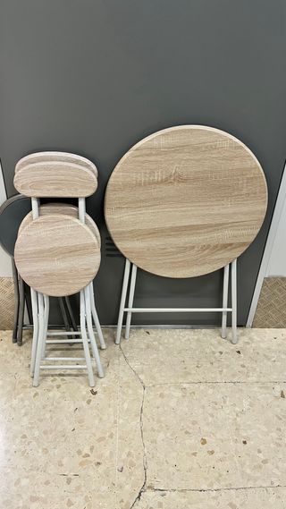 Conjunto mesa redonda y 2 sillas plegables
