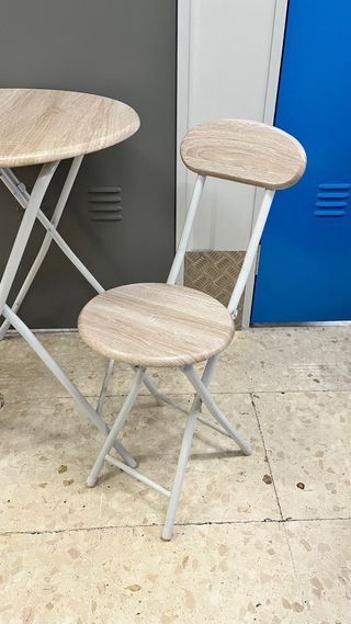 Conjunto mesa redonda y 2 sillas plegables