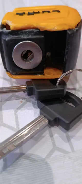 Candado disco freno LUMA con funda.