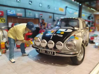 Maqueta VW Escarabajo Rally 1:18 Solido