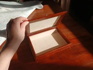 Joyero madera con placa plata anillos. 19x24cm.