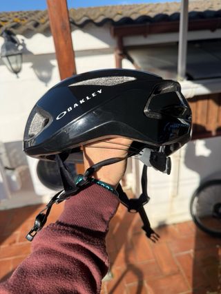 Casco Oakley ARO 3 negro
