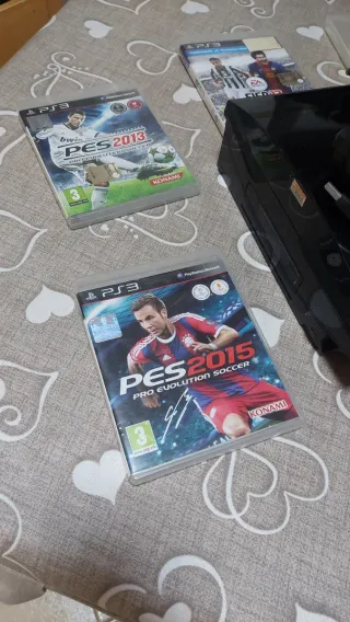 Sony PS3 con 2 Joypad e 6 Giochi