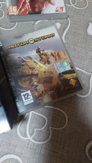 Sony PS3 con 2 Joypad e 6 Giochi