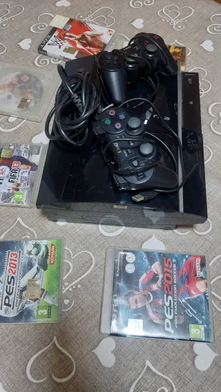 Sony PS3 con 2 Joypad e 6 Giochi