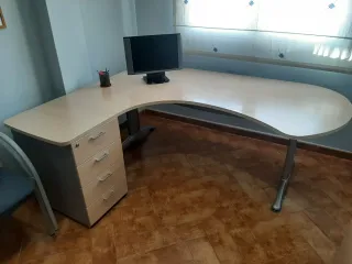 Escritorio de oficina curvo