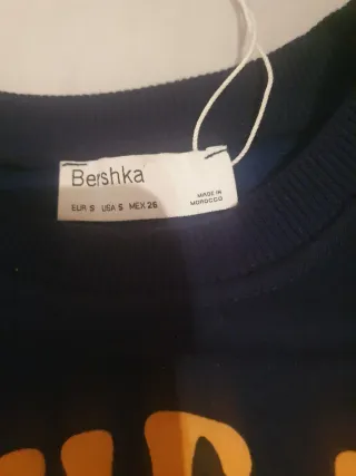 Sudadera Bershka floral talla S