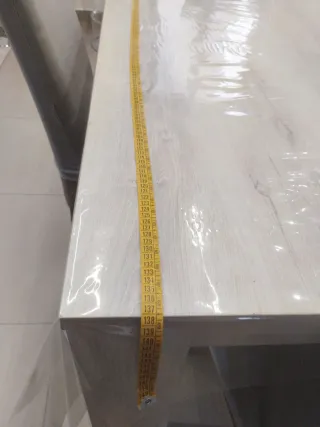 Tavolo allungabile beige e bianco