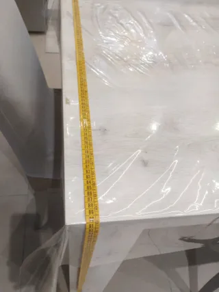 Tavolo allungabile beige e bianco