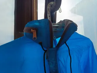 Chubasquero Anorak Mochila Azul Gris