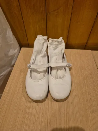 Vestido de comunion , con todos los accesorios.