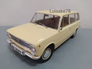 Maqueta SEAT 124 Ranchera 1:18