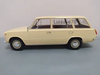 Maqueta SEAT 124 Ranchera 1:18