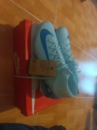Botas de fútbol Nike Talla 44