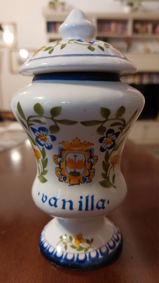 Vaso portaspezie in ceramica decorata