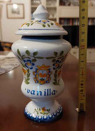Vaso portaspezie in ceramica decorata