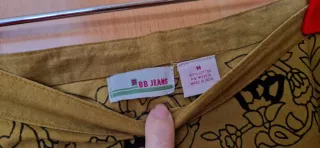 Falda verde con estampado étnico