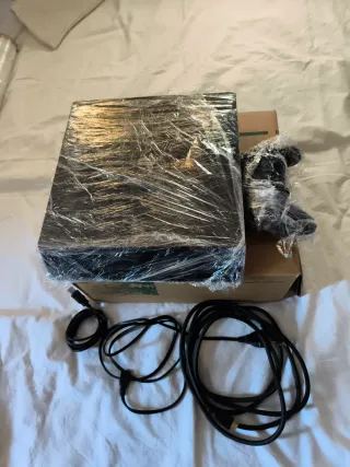 Consola PS4 Pro Negra + Juegos y Accesorios