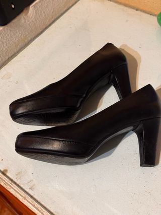 Zapatos Dorking tacón negros