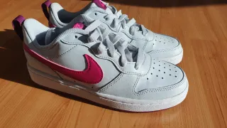 Zapatillas Nike Blancas y Rosas