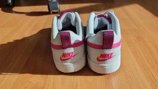 Zapatillas Nike Blancas y Rosas