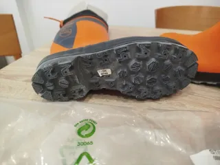 Botas Stihl Naranja y Negra