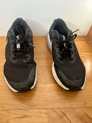 Nike Zapatillas Negras y Blancas