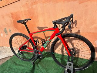 Bicicleta de carretera BMC Roja