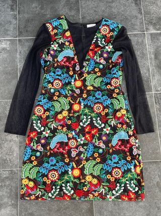 Vestido de Mioh bordado floral manga larga de tul