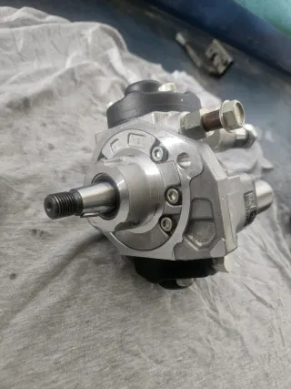 Bomba Inyectora John Deere RE507959