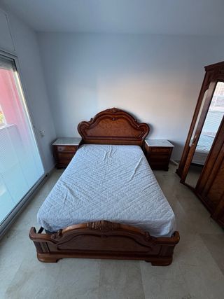 Cama clásica 135 cm tallada