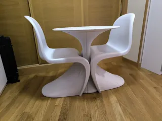 Conjunto mesa redonda y 2 sillas blancas