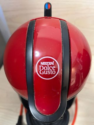 Cafetera Dolce Gusto Roja