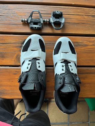 Zapatillas Giro y Pedales Shimano 105