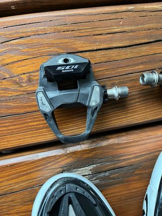 Zapatillas Giro y Pedales Shimano 105