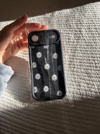 Funda iPhone 17 Air floral negra